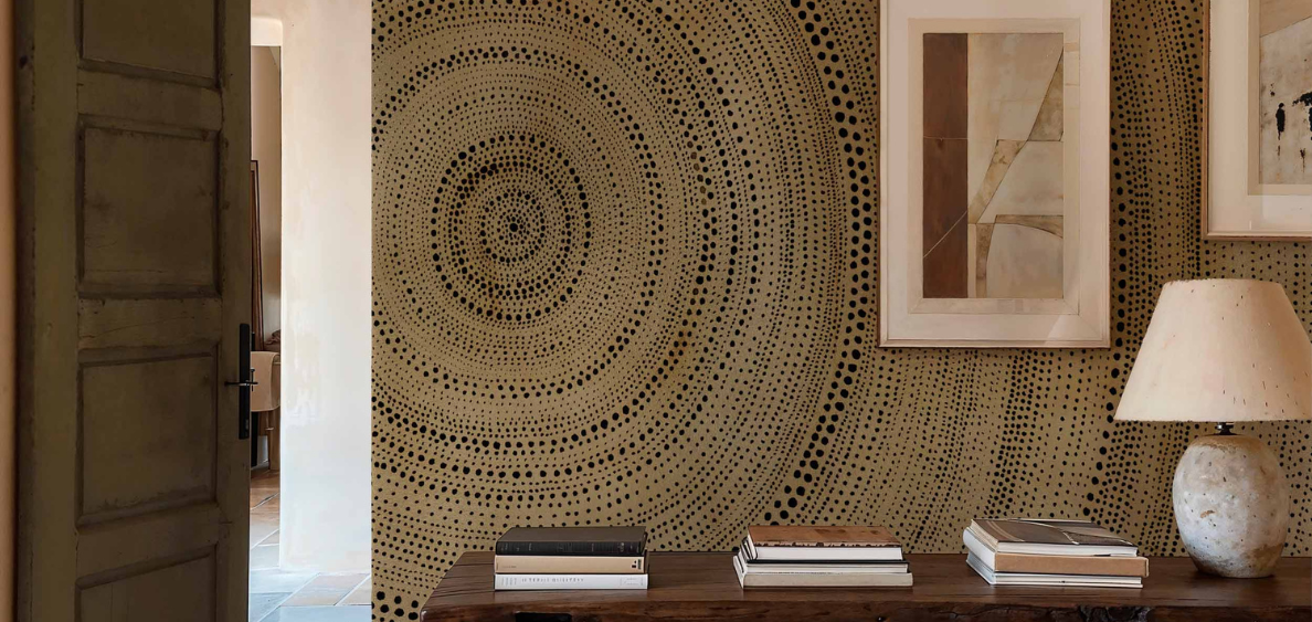 Van plafond tot kastdeur: zo gebruik je behang door het hele huis