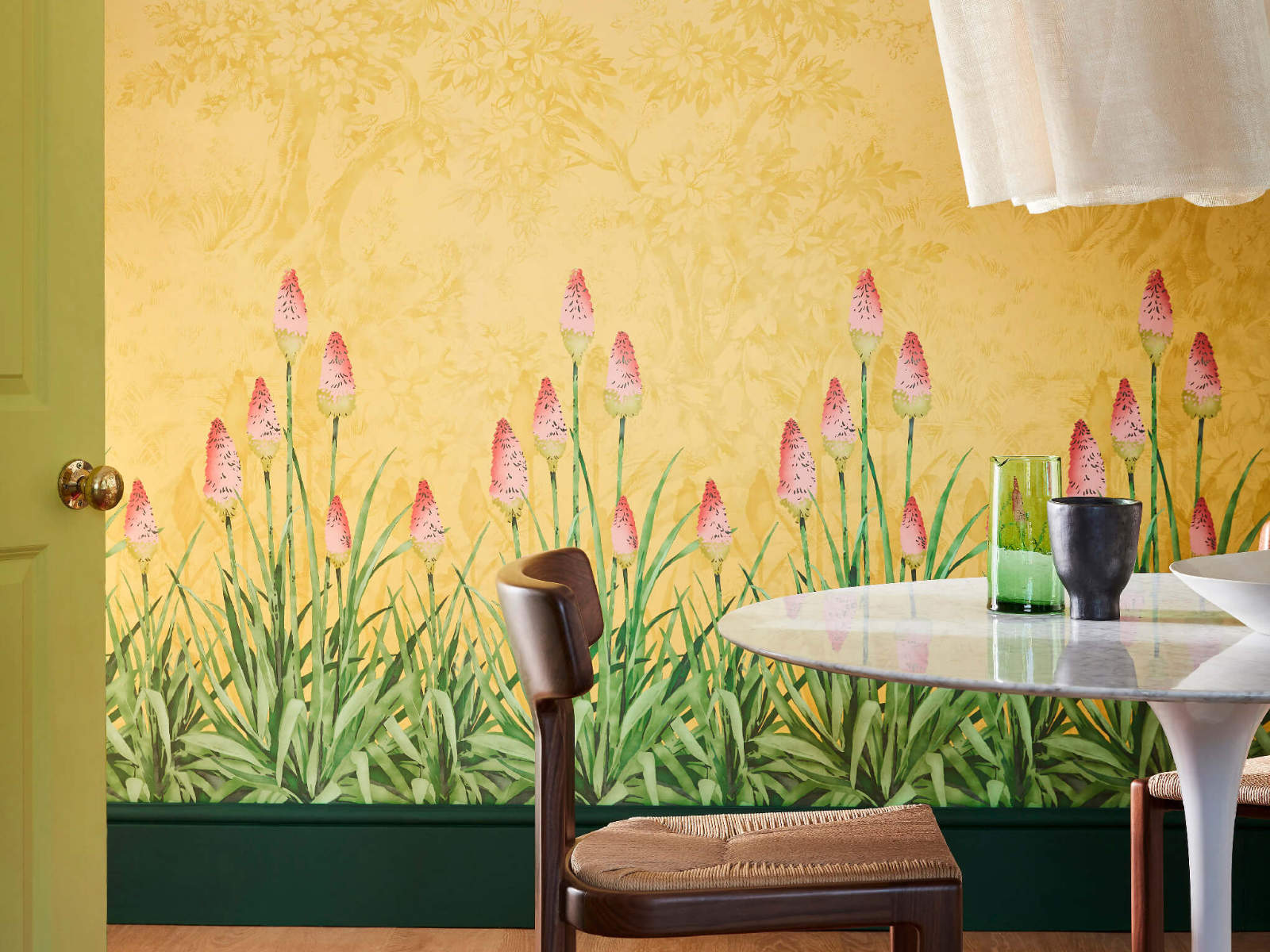 Little Greene Behang National Trust Papers III Upper Brook Street - Soleil