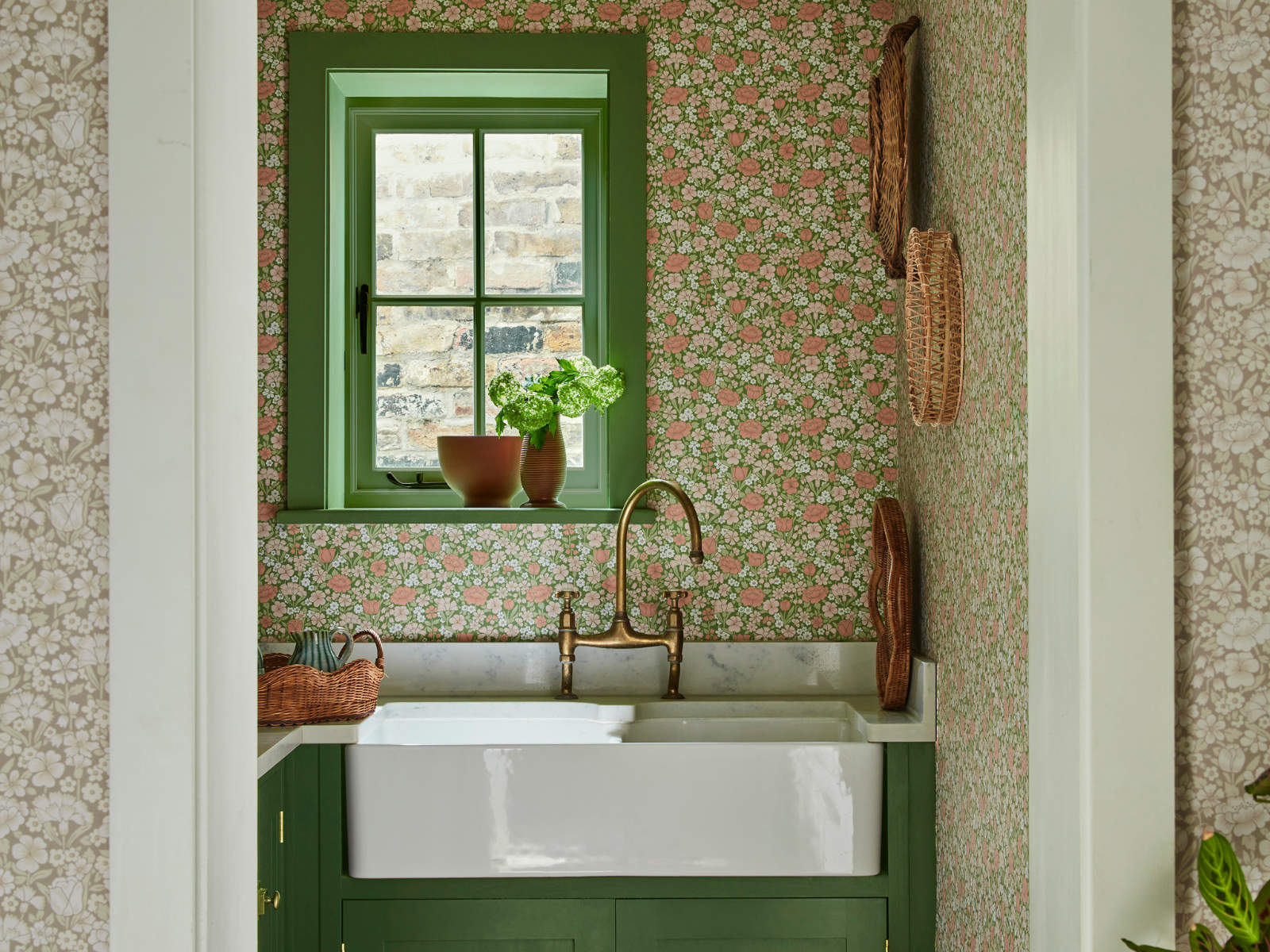 Little Greene National Trust Papers IV Spring Flowers - Garden