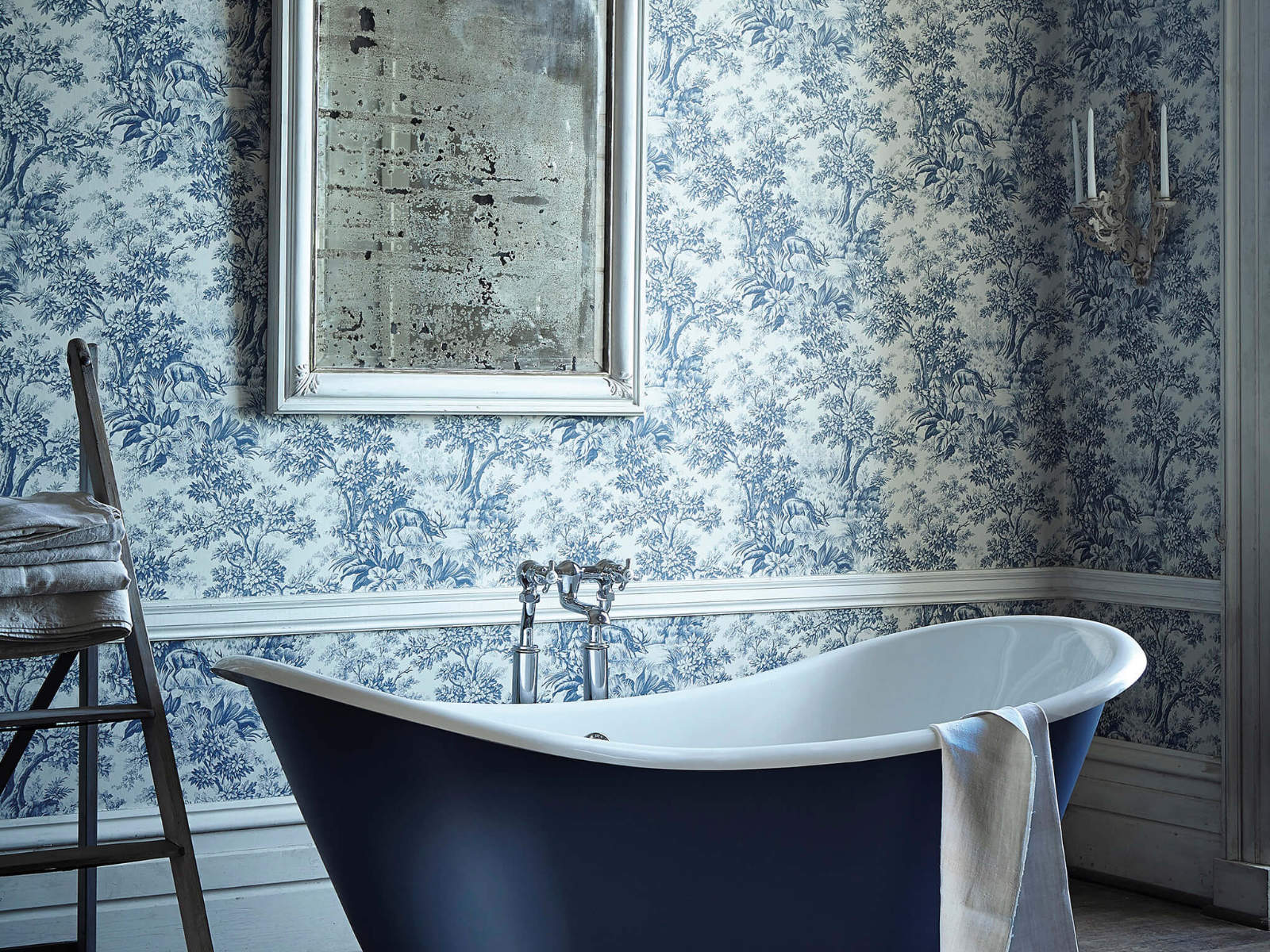 Little Greene Behang Revolution Papers Stag Toile  - Juniper