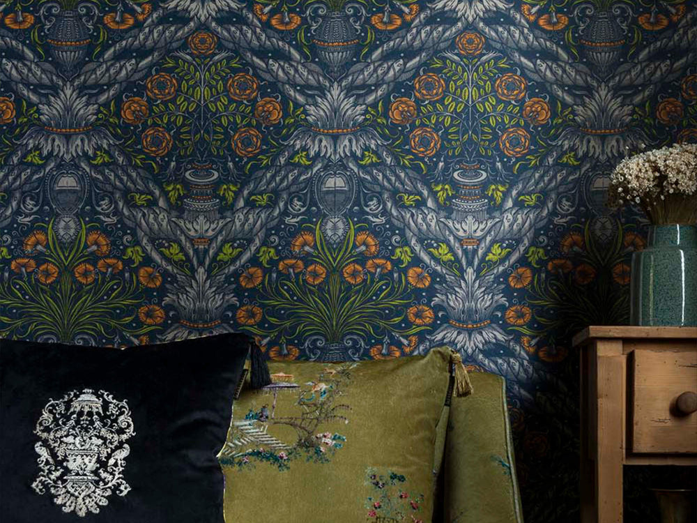 Mind The Gap Le Manoir Floral Ornament - WP20453