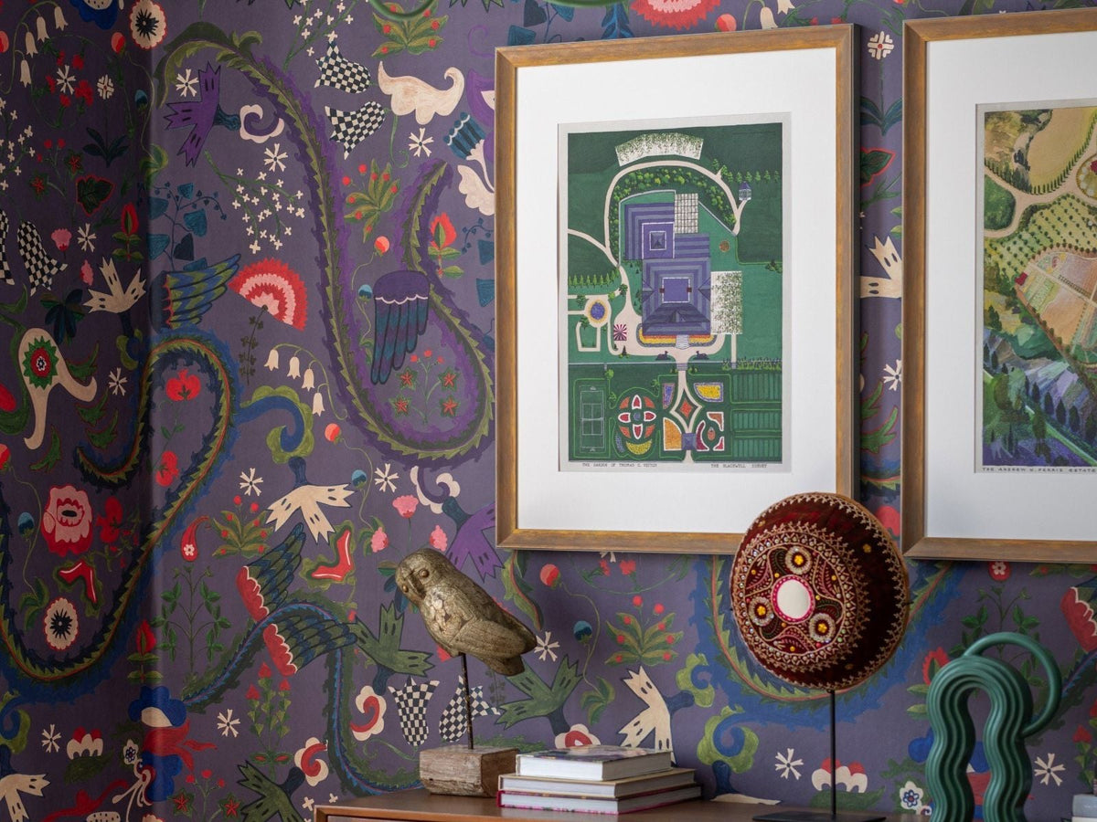 Mind The Gap Transylvanian Rhapsody Dragon Flower Purple WP20943 Purple behang