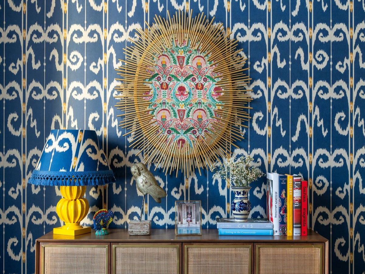 Mind The Gap Transylvanian Rhapsody Elysia Ikat Celestial WP20908 Celestial behang
