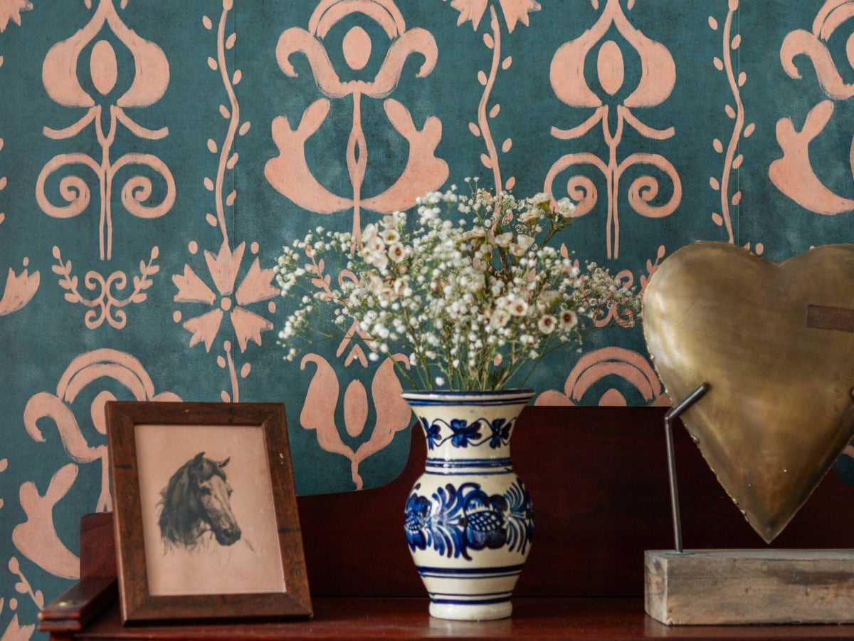 Mind The Gap Transylvanian Rhapsody Grandma's Stencil Milky Blue WP30276 Milky Blue behang